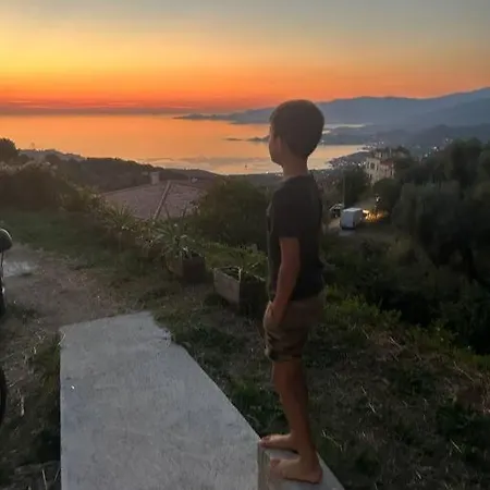 Maison De Vue Holiday home